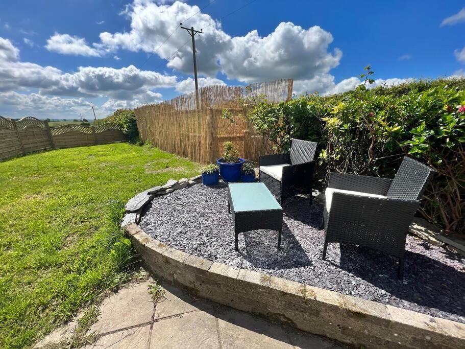 2 Bedroom Holiday Home In The Heart Of West Wales St Clears Exterior foto